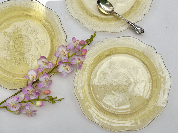 Set of 5 on sale Yellow Depression Glass Patrician Federal Spoke Dinner Plate 9-1/4