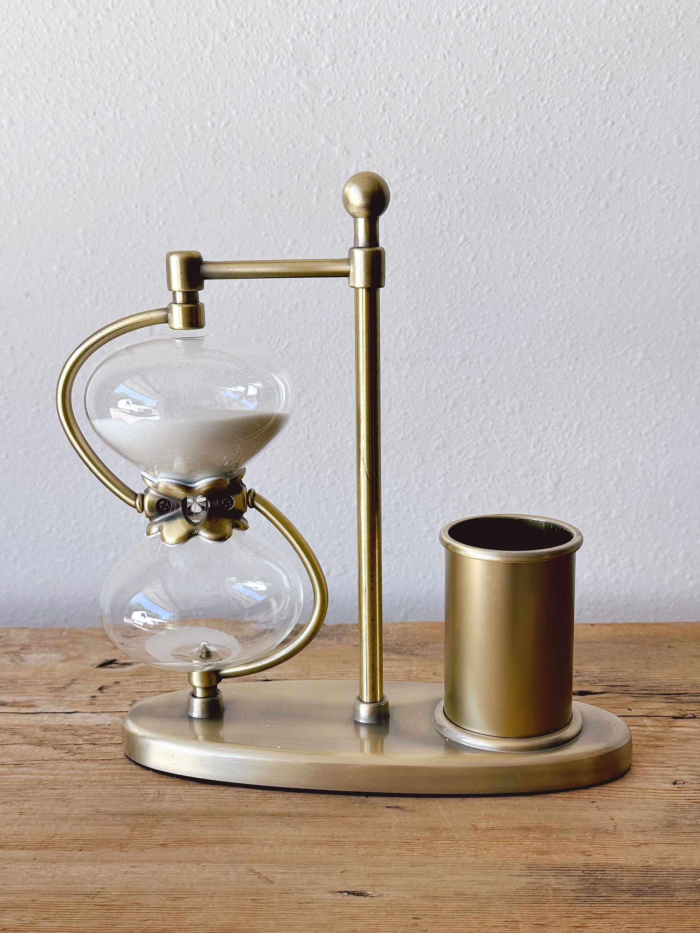 Retro Style Pen Holder with Hourglass Timer in Gold | Modern Desktop Organizer Sand Timer Office Accessory Decor | Graduation Gift