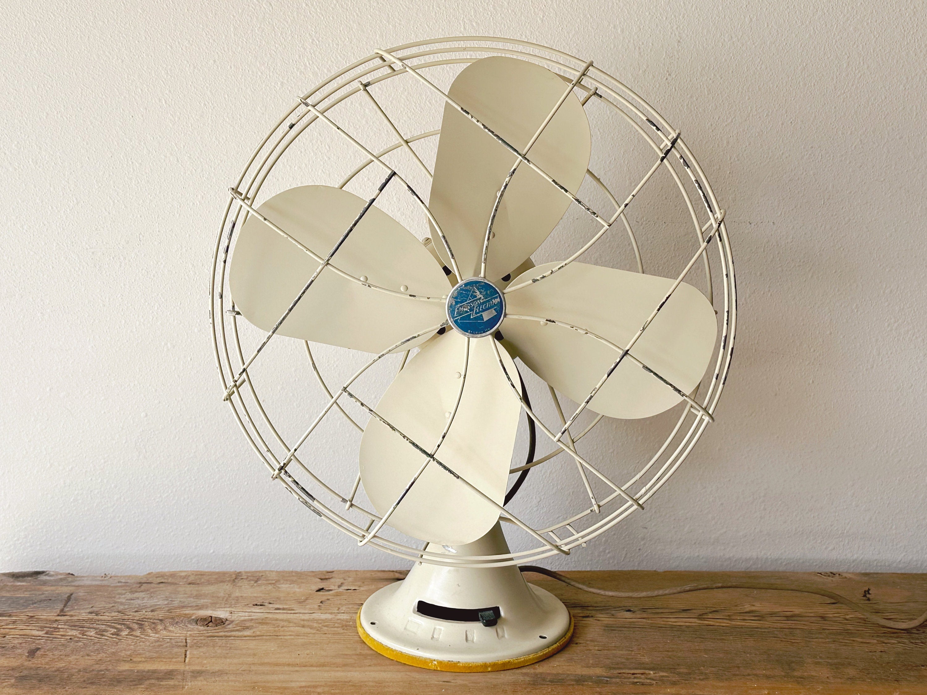 Vintage 1940s Emerson Electric Industrial 3-Speed Oscillating Electric Fan in White | 4-Blade Table Fan Model 79648-AX in Working Condition