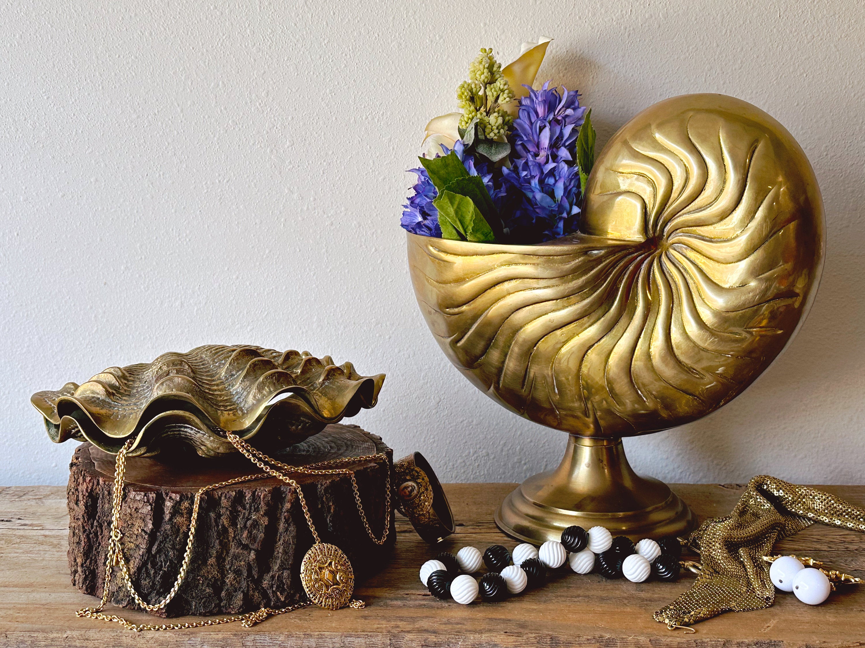 Vintage Brass Clam Shell Seashell Pair Bookends Nautical Beach Decor 5” 