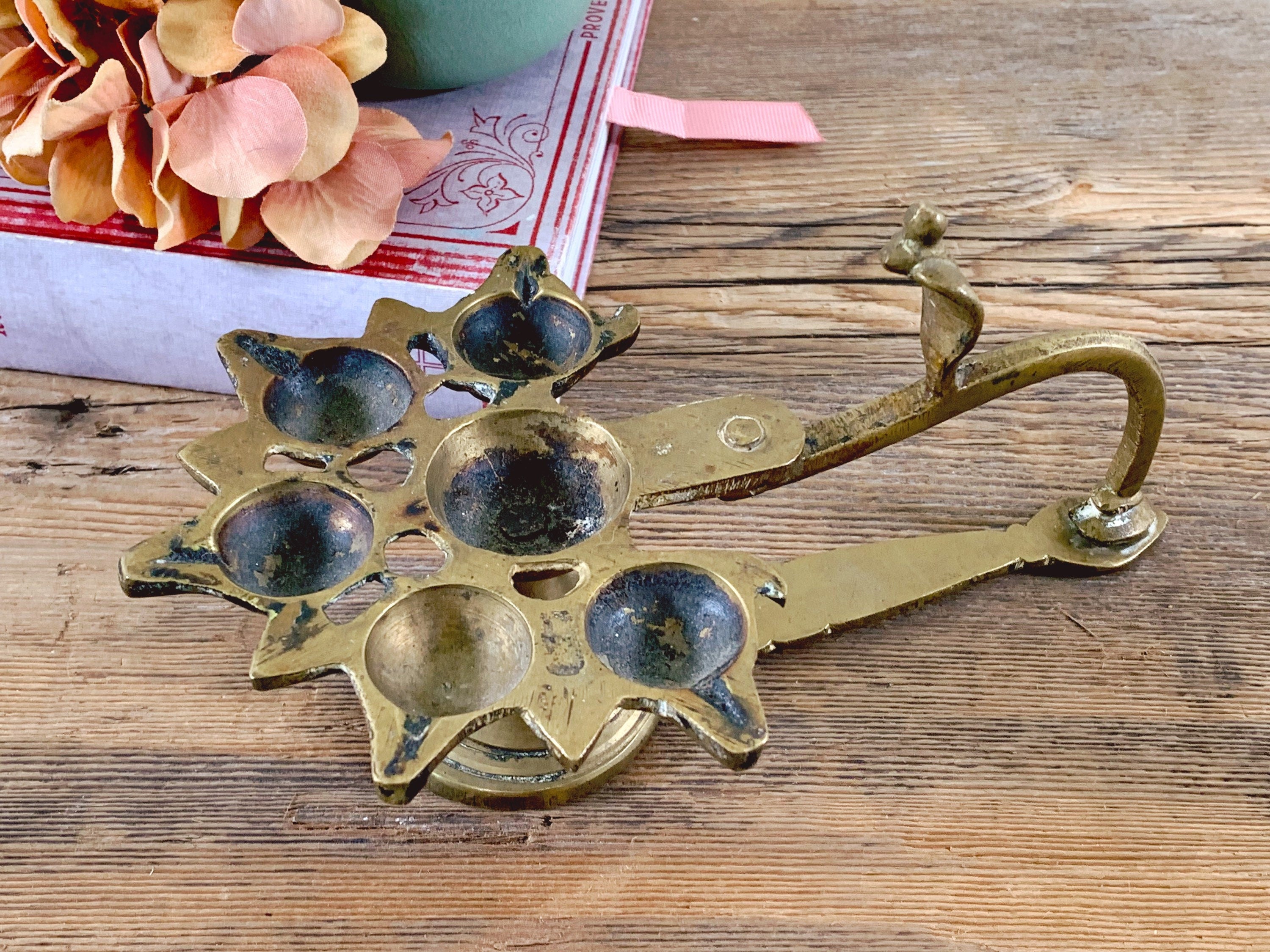 Antique Solid Brass Indian Handheld Oil Lamp | Old Snake Head Worship Lamp with Handle | Puja Diya Vintage Coffee Table Bookshelf Decor