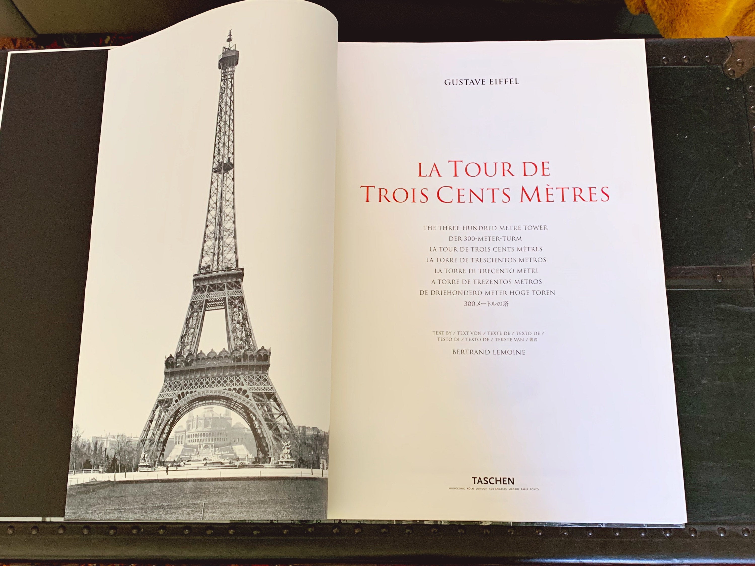 RARE Extra Large La Tour de 300 Mètres (Tour Eiffel) Hardcover 