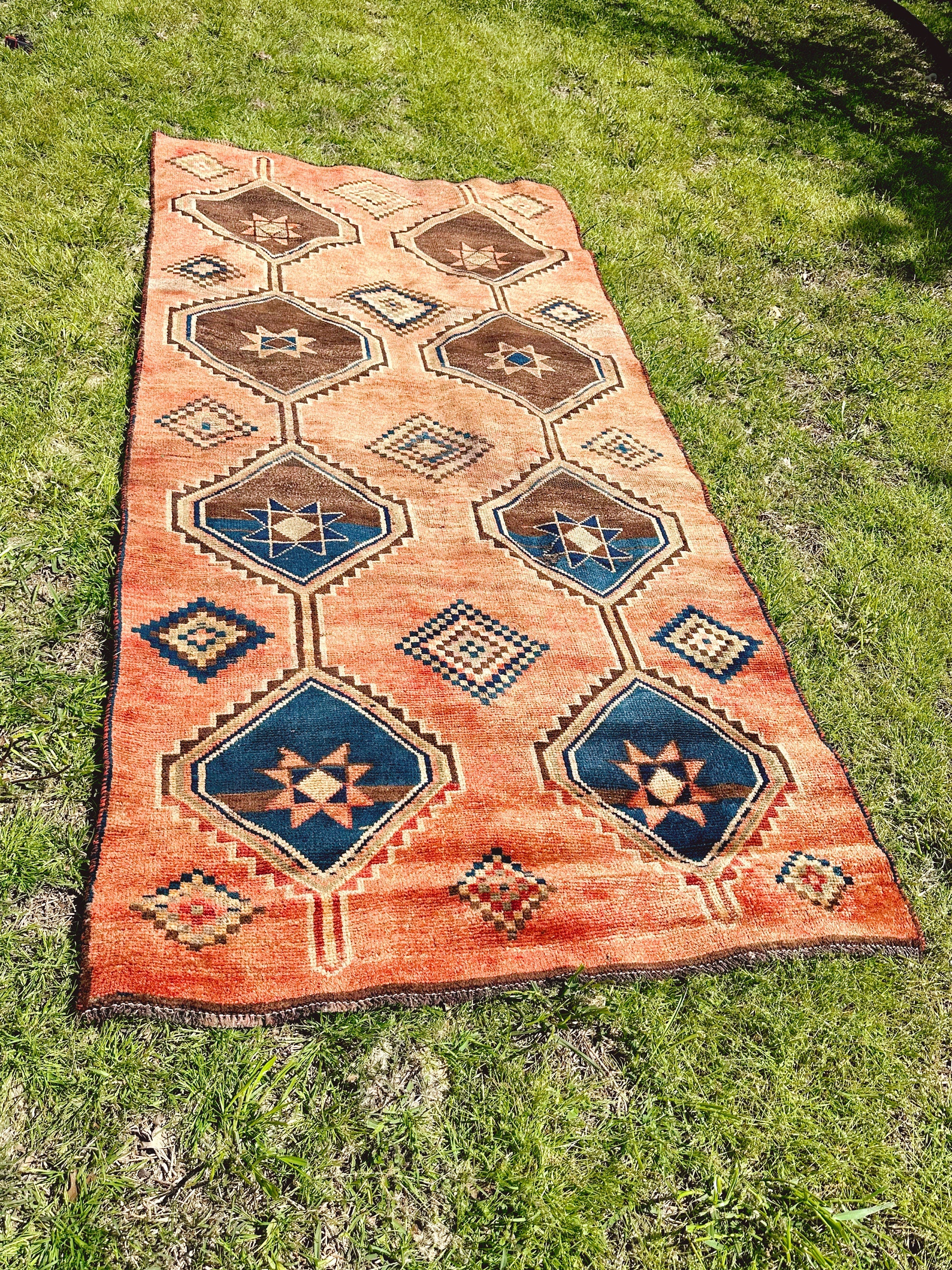 Vintage 1930s Hand Woven Qashqai Tribal Wool Rug in Pink 9x4 ft | Boho Chic Yalameh Serapi Heriz Geometric Pattern Area Rug