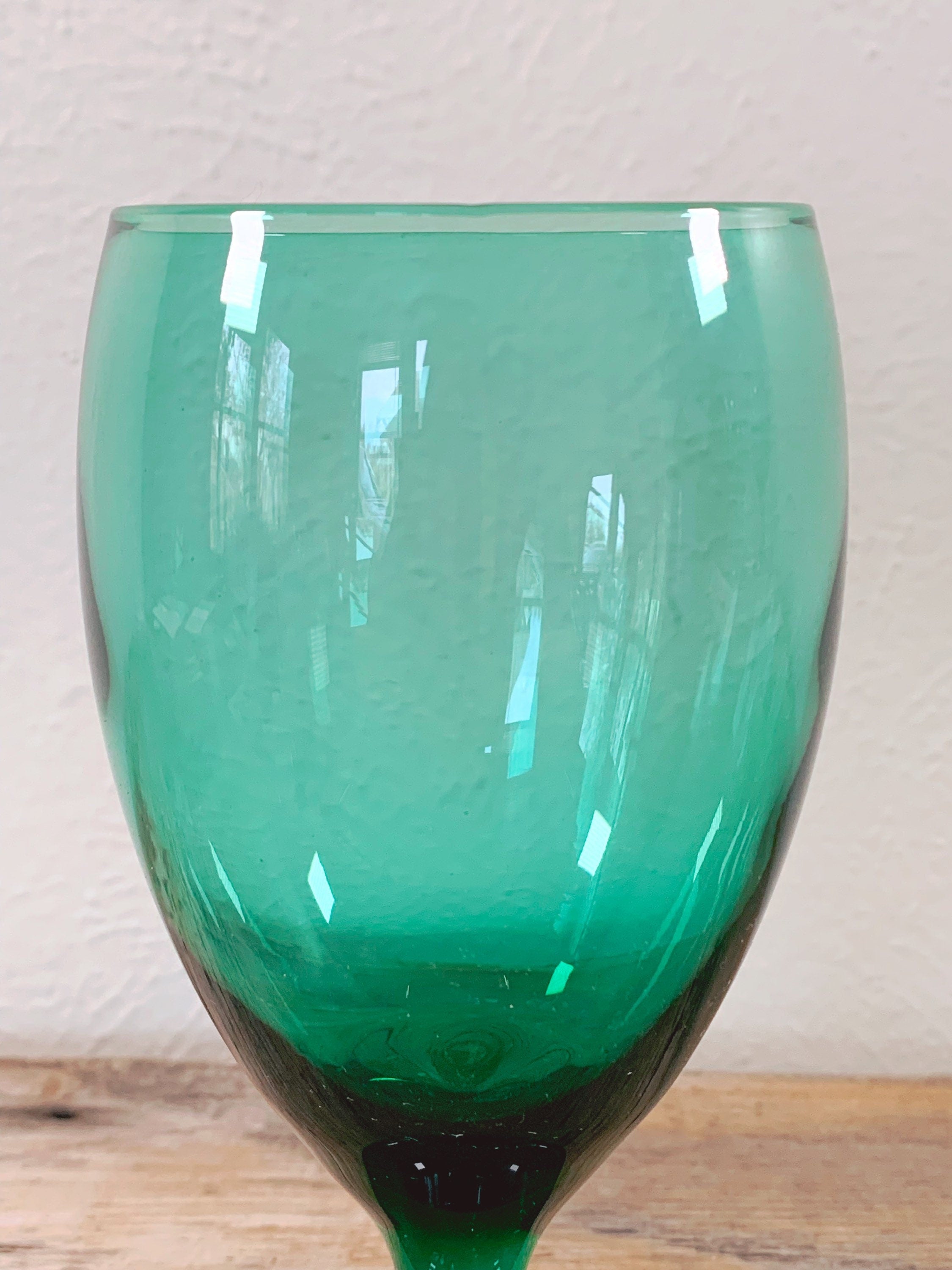 Vintage Set of 4 Libbey Wine Goblets in Emerald Green Juniper, Stemmed Wine  or Water Glasses, Very Nice Stemware 