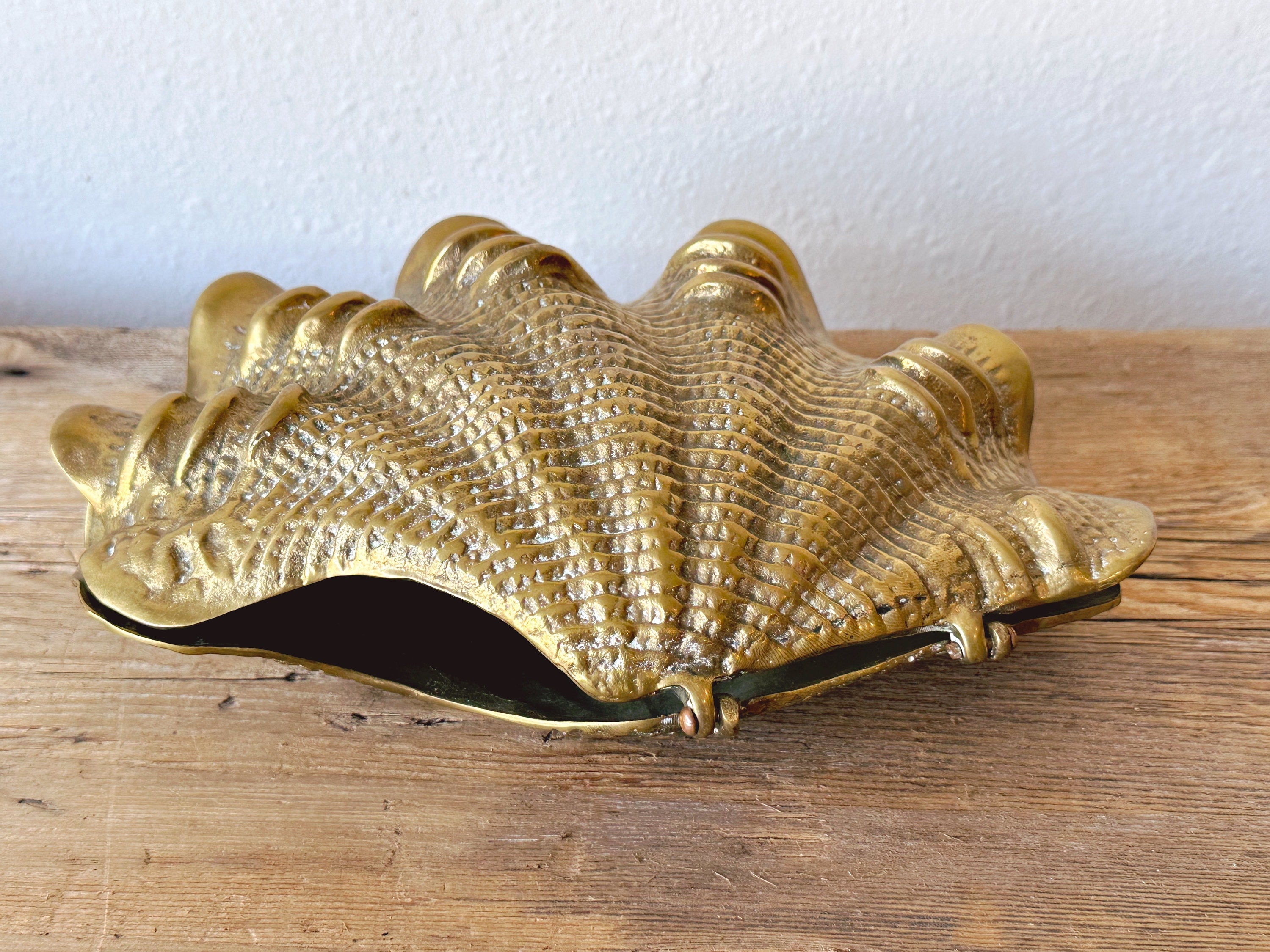 Vintage 1970s Brass Clam Shell Hinged Lid Jewelry Box | Italian Modern Nautical Home Decor | Trinket Keepsake Box | Housewarming Gift