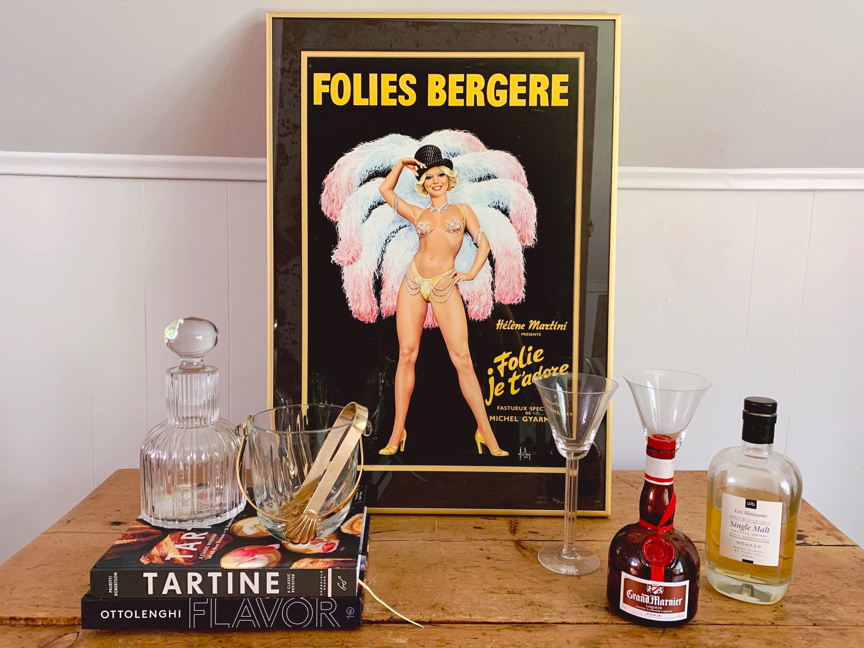 Vintage 1970s Folies Bergere Folie Je T'adore Poster by Aslan Alain Gourdon in Gold Metal Frame | Cabaret Dancer Advertising Poster