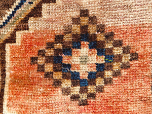 Vintage 1930s Hand Woven Qashqai Tribal Wool Rug in Pink 9x4 ft | Boho Chic Yalameh Serapi Heriz Geometric Pattern Area Rug